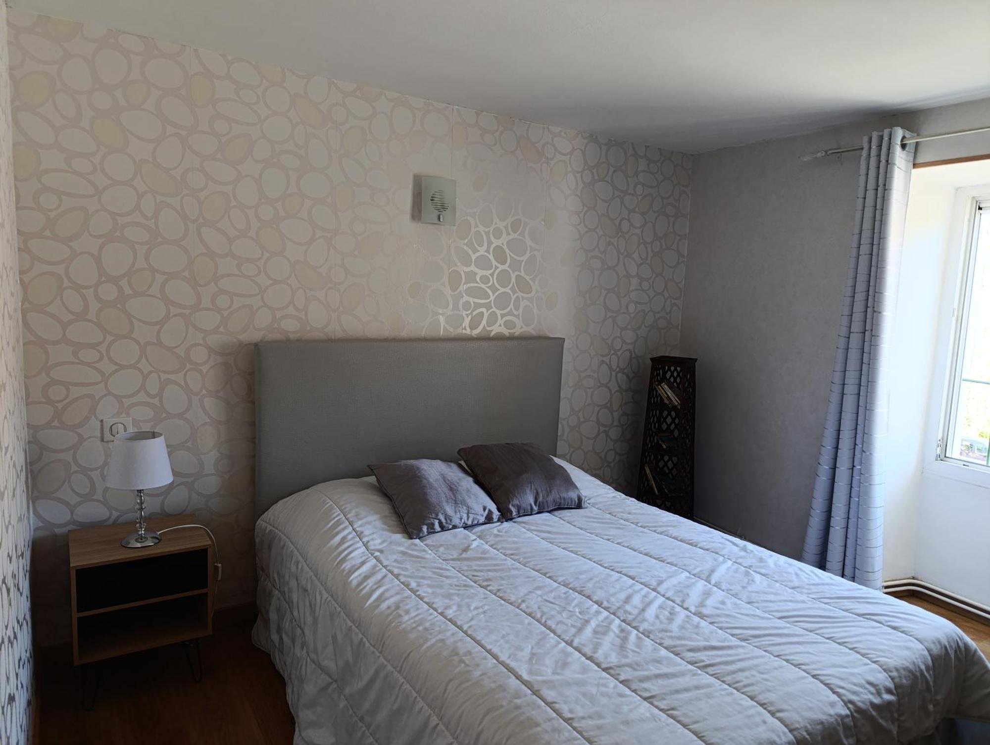Maison Spacieuse Et Agreable Saint-Georges-de-Luzençon Exterior foto