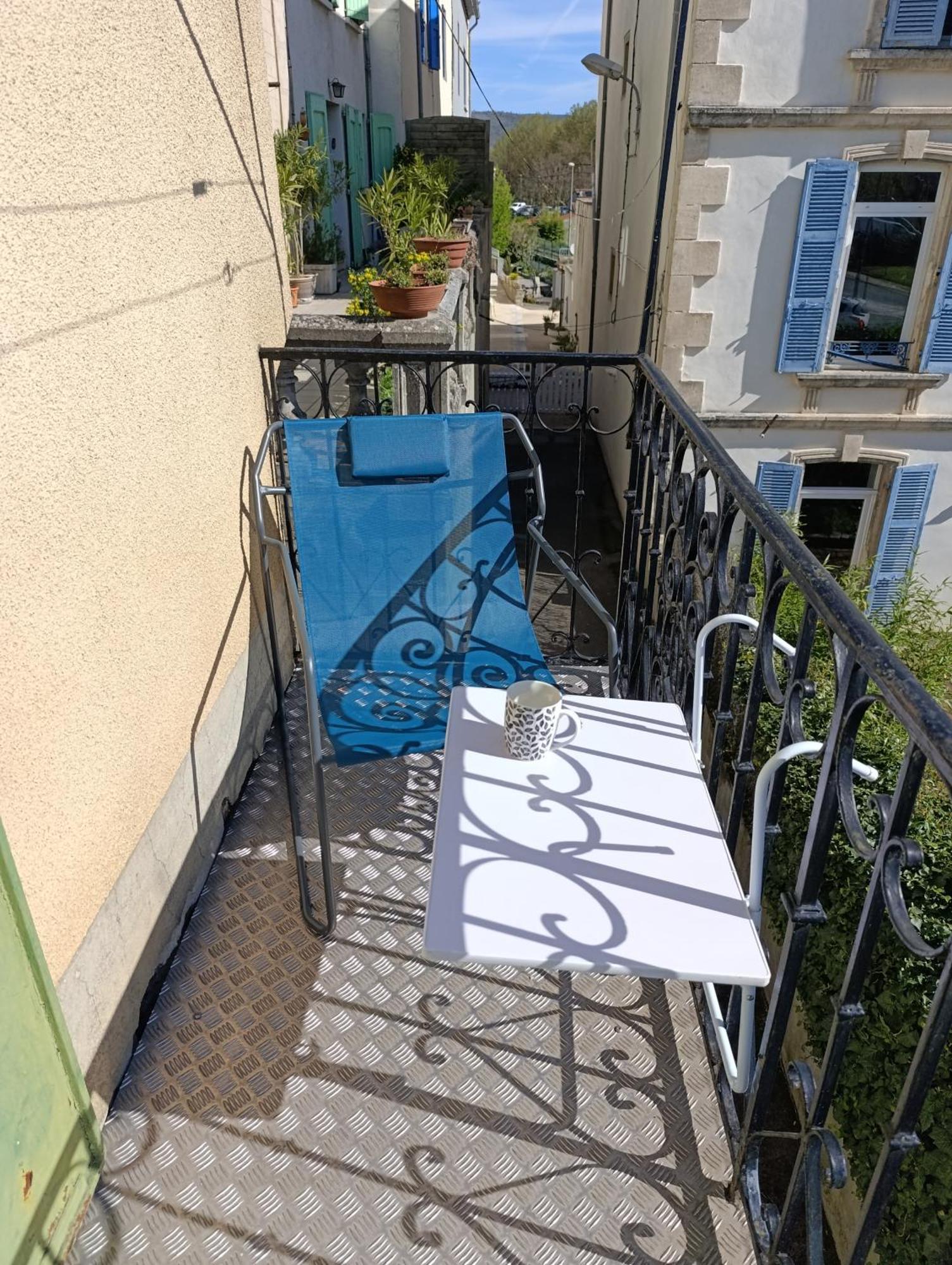 Maison Spacieuse Et Agreable Saint-Georges-de-Luzençon Exterior foto