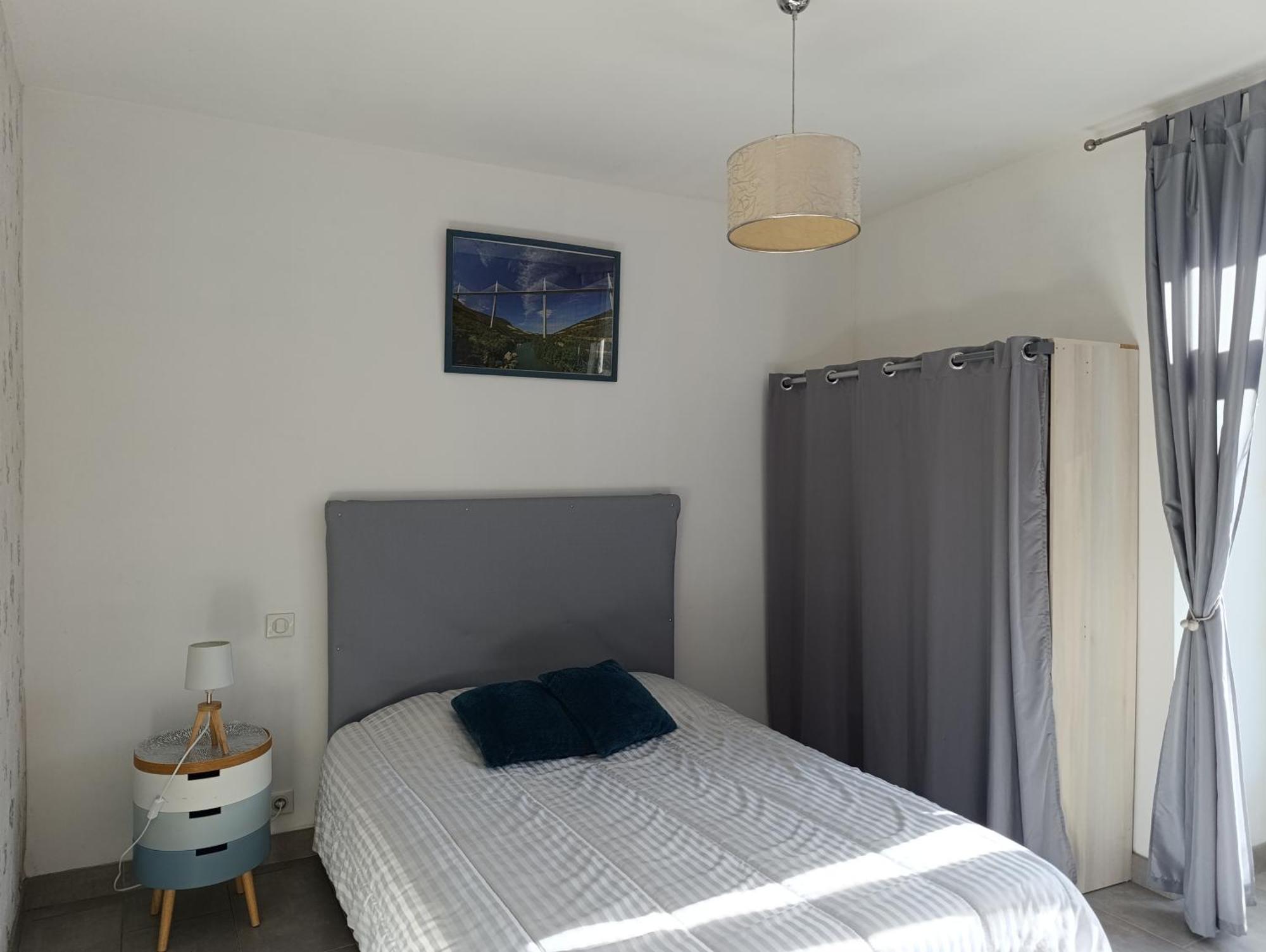 Maison Spacieuse Et Agreable Saint-Georges-de-Luzençon Exterior foto